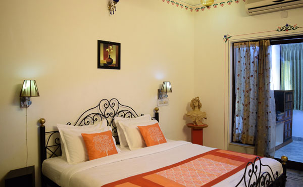 Boutique Class Room Near Jagdish Mandir