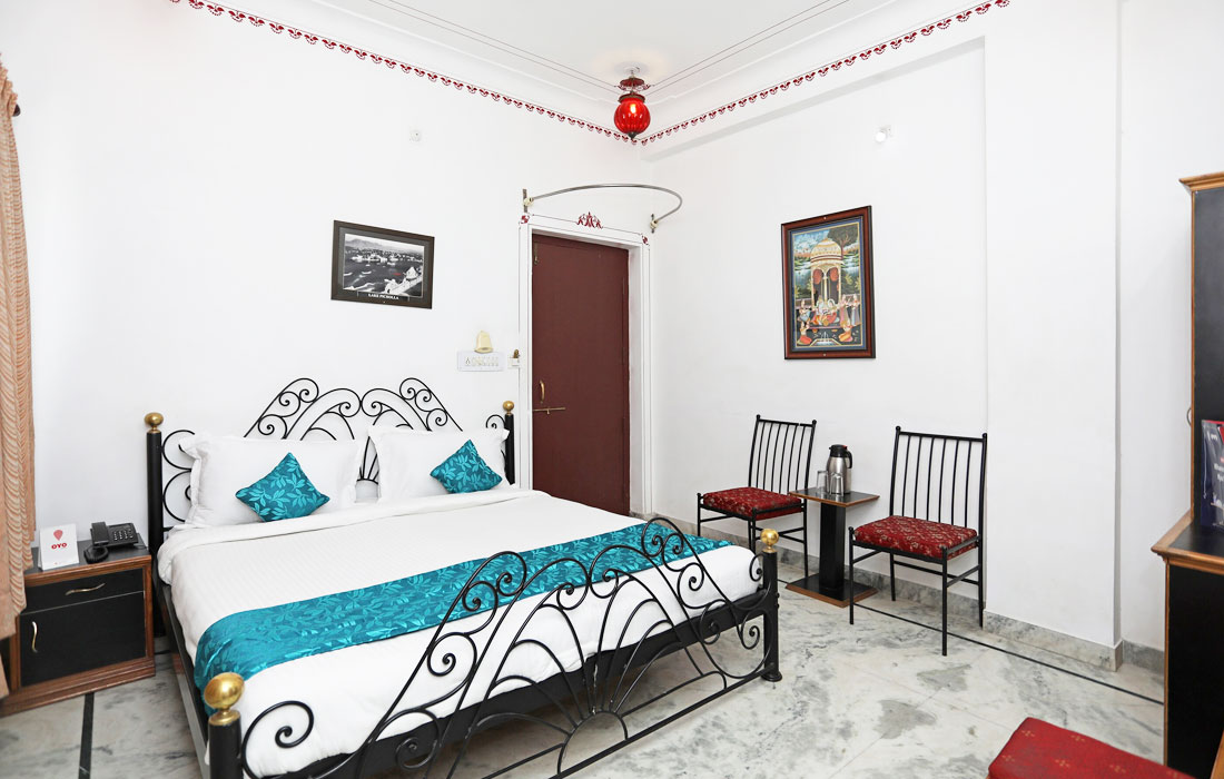 Hotels near Jagdish Temple
