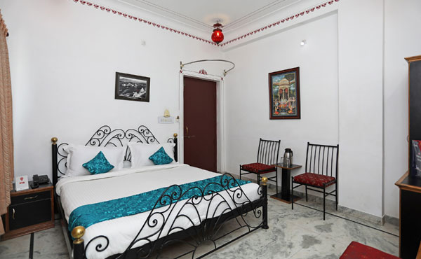 Standard Haveli Room at Jagdish Temple